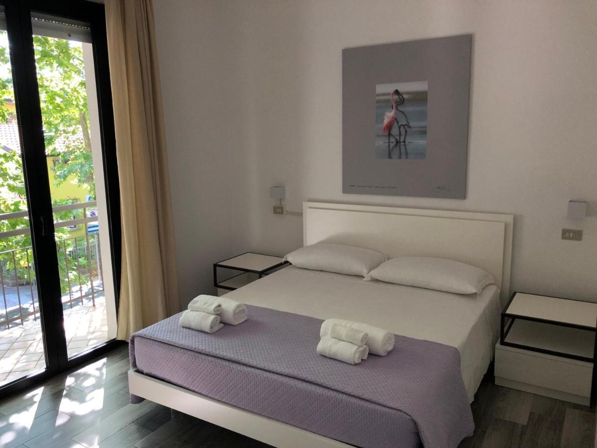 Vinsea Hotel Беллария-Иджеа-Марина Экстерьер фото