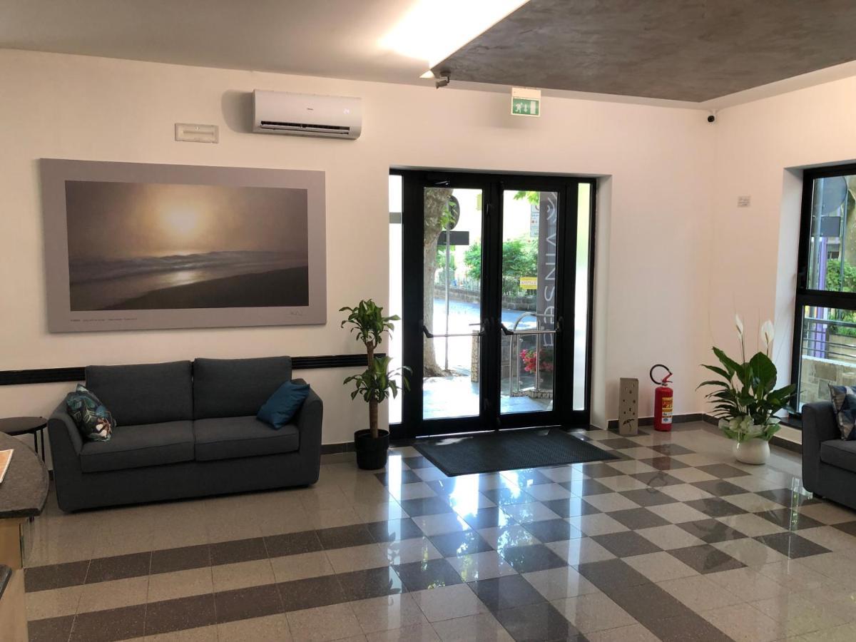 Vinsea Hotel Беллария-Иджеа-Марина Экстерьер фото
