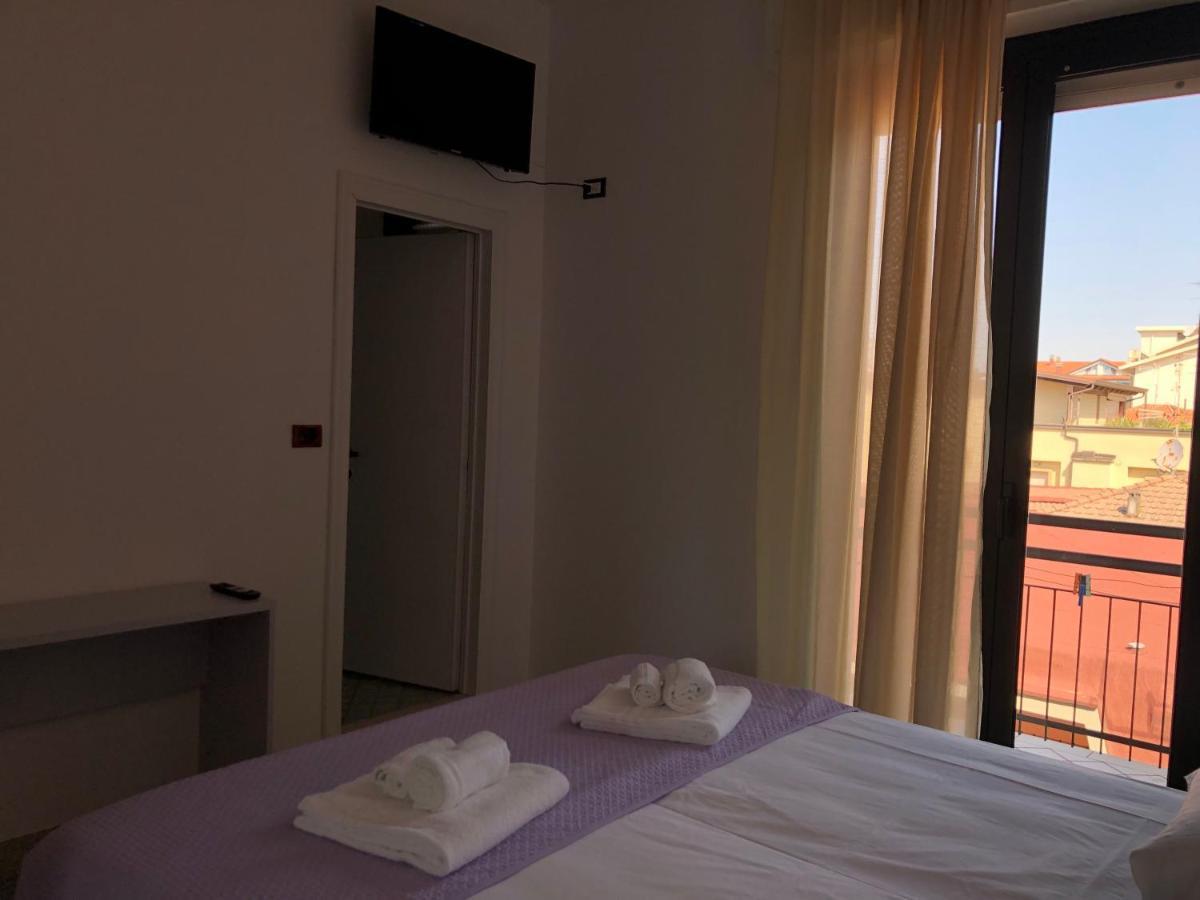 Vinsea Hotel Беллария-Иджеа-Марина Экстерьер фото