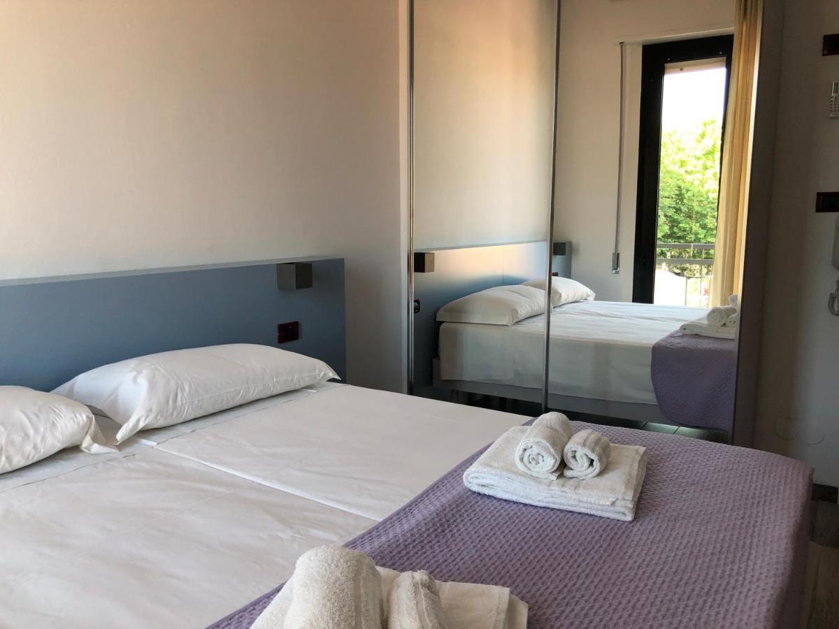 Vinsea Hotel Беллария-Иджеа-Марина Экстерьер фото
