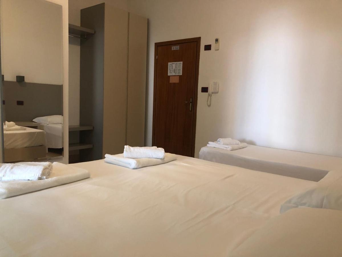 Vinsea Hotel Беллария-Иджеа-Марина Экстерьер фото
