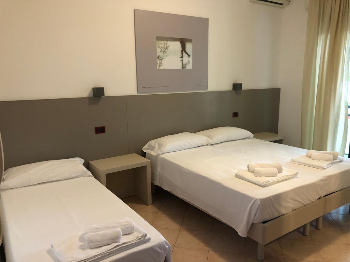 Vinsea Hotel Беллария-Иджеа-Марина Экстерьер фото